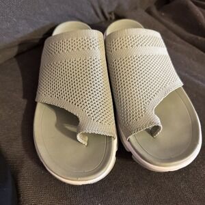 Ryka Desi Light Green Sandals Size 8 Women's